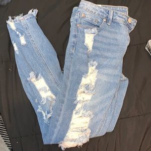 Jeans W/ holes
